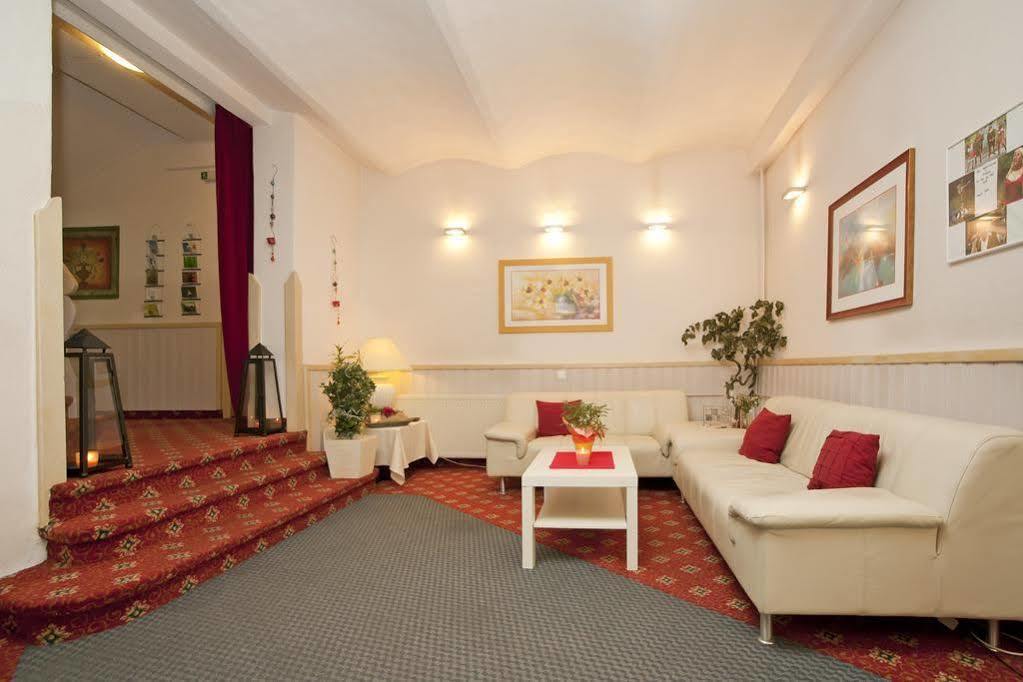 Hotel Gretl Krumpendorf Exterior photo